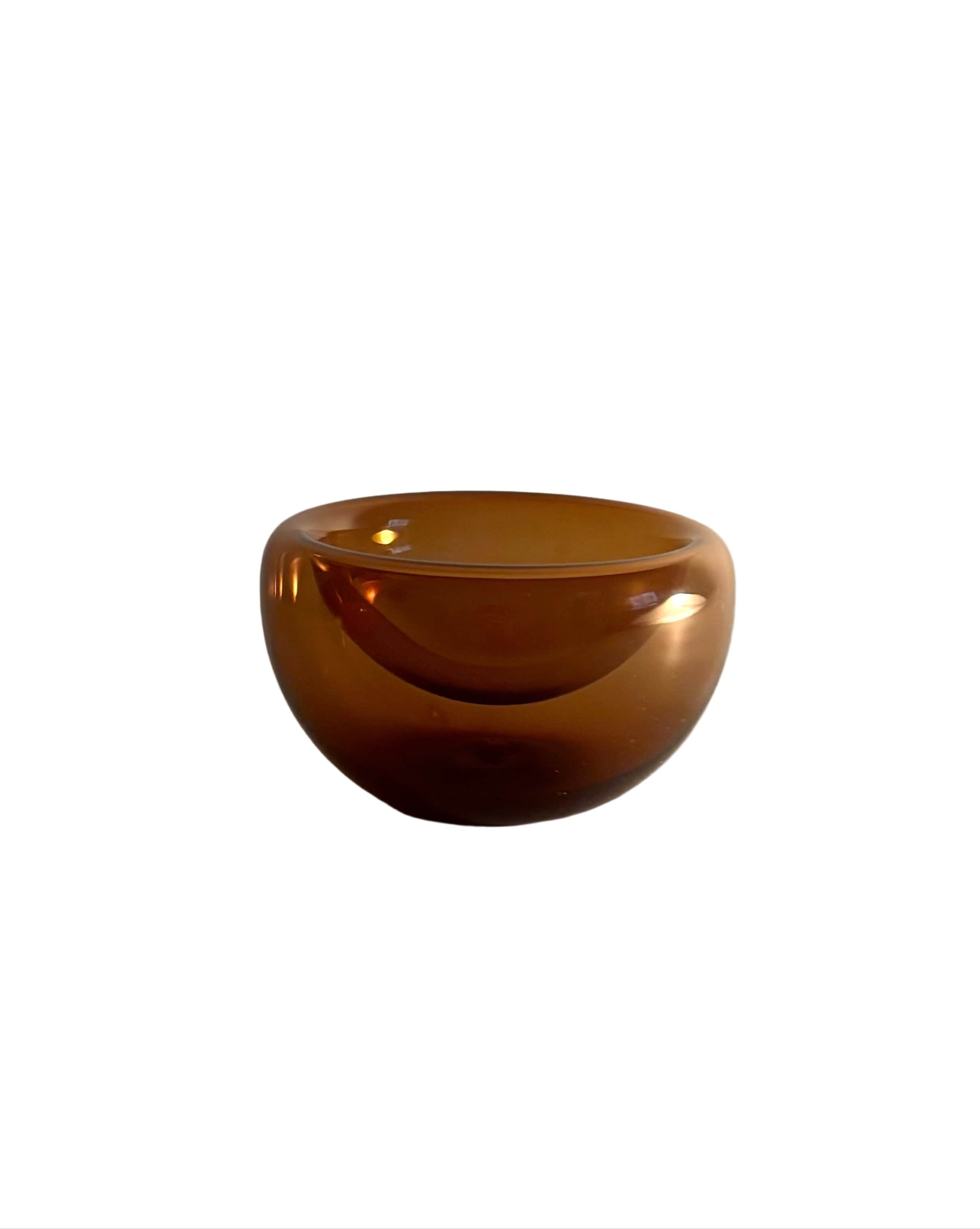 Jemma Van Osch Terracotta Jemma Van Osch Glass Bowl Small La Bomba Floristry Vancouver Canada Jemma Van Osch Glass Bowl Small
