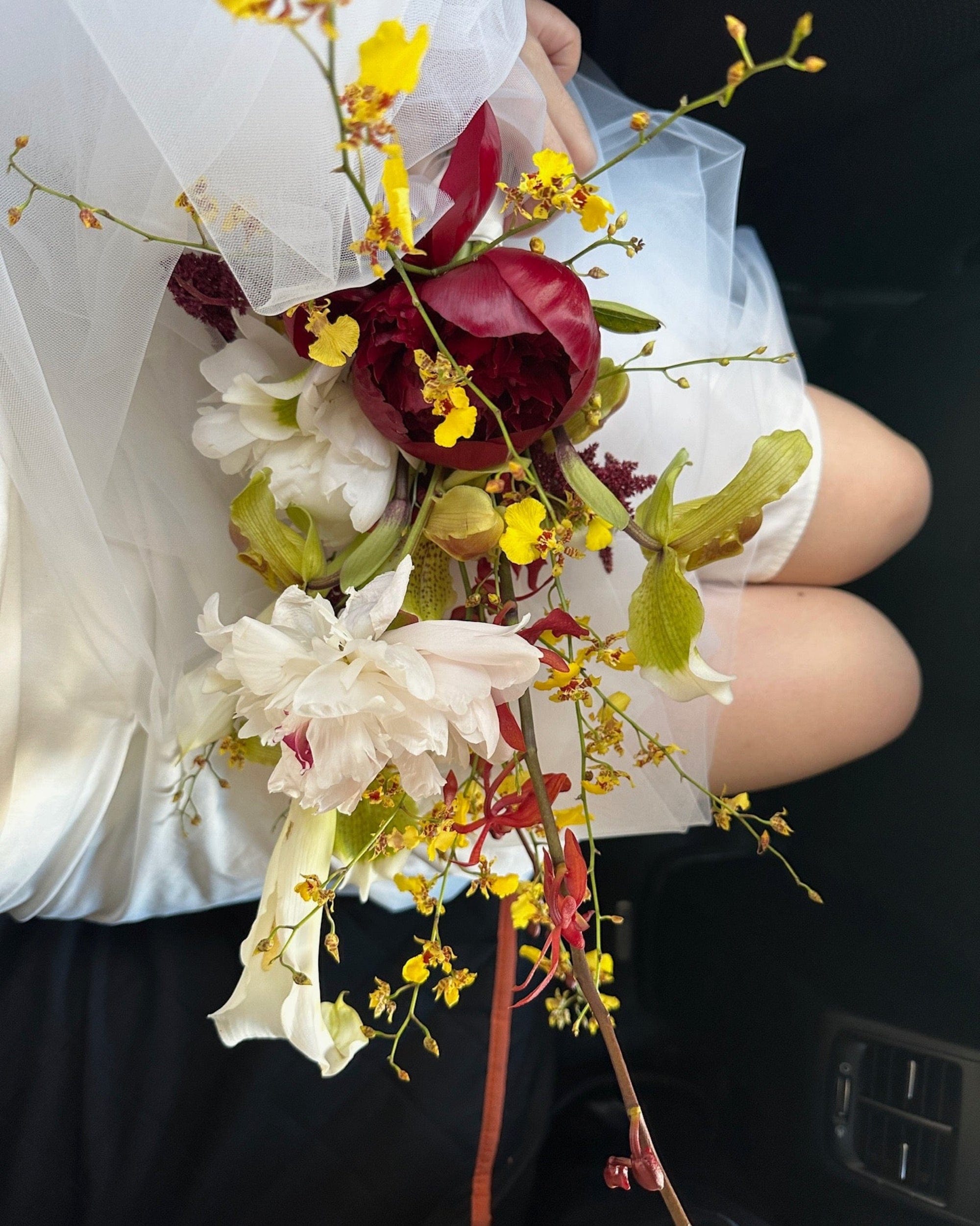 La Bomba Floristry Arrangements Bridal bouquet - Medium La Bomba Floristry Vancouver Canada Bridal bouquet - Medium