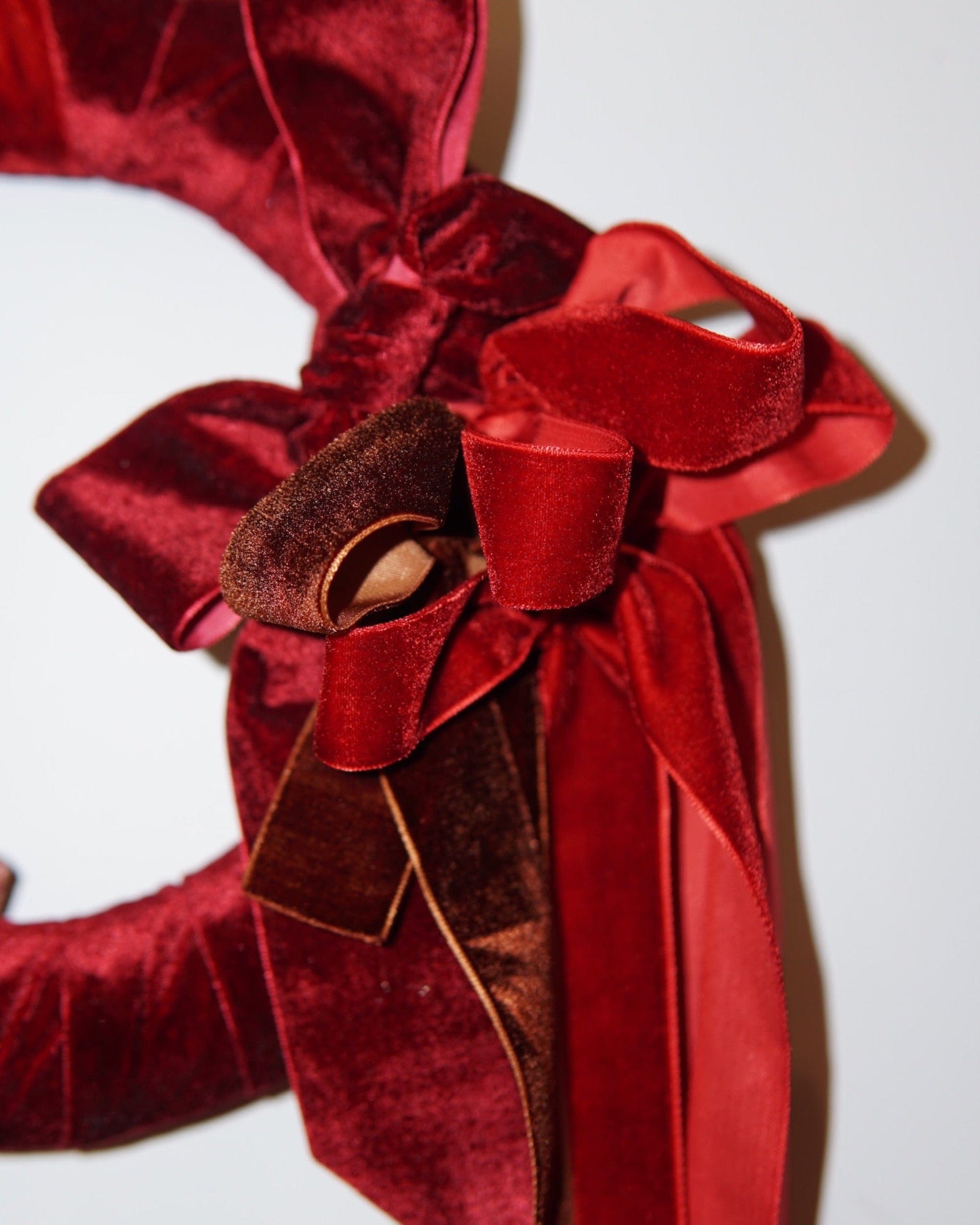 La Bomba Floristry Flowers Petite Velvet Wreath 10" La Bomba Floristry Vancouver Canada Petite Velvet Wreath 10"